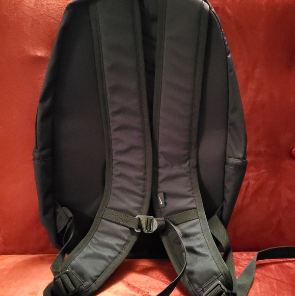*SOLD* Nike SB Backpack - Picture 3 of 3